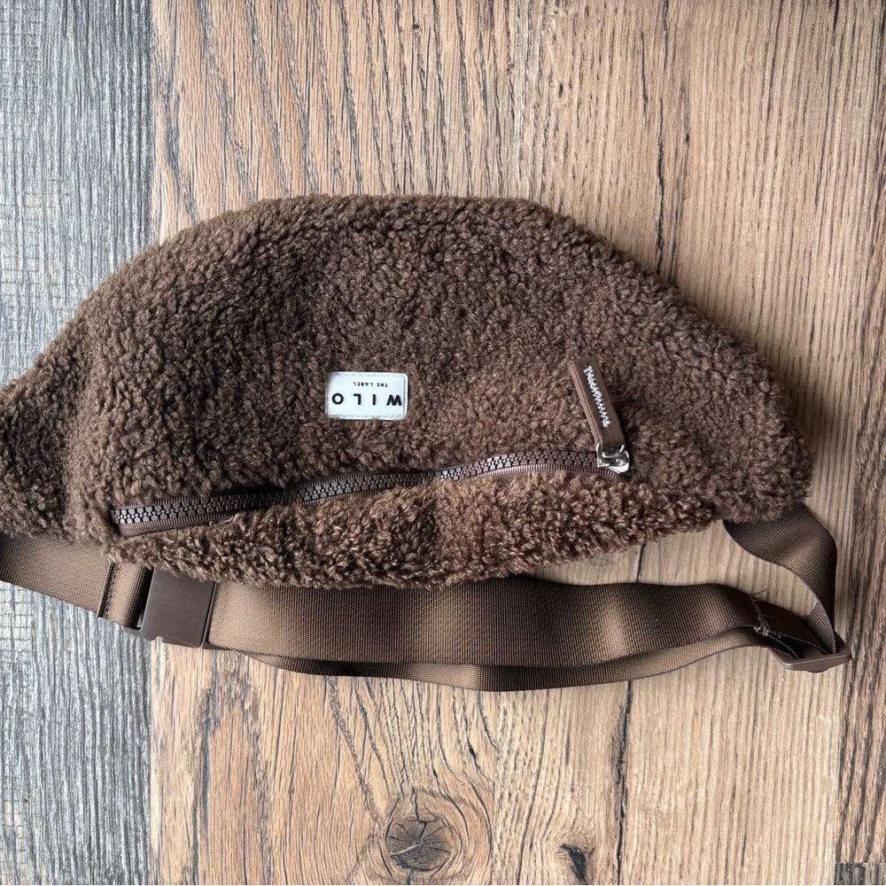 WILLO Brown Sherpa Fanny Pack sling bag